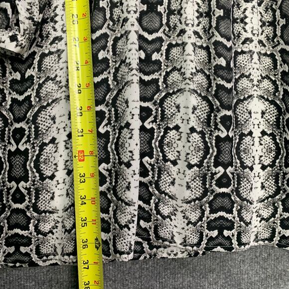NEW EXPRESS Chiffon Snakeskin Dress V Neck Size Large - Picture 7 of 11